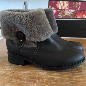 Brand new never worn UGGs size 8 1/2